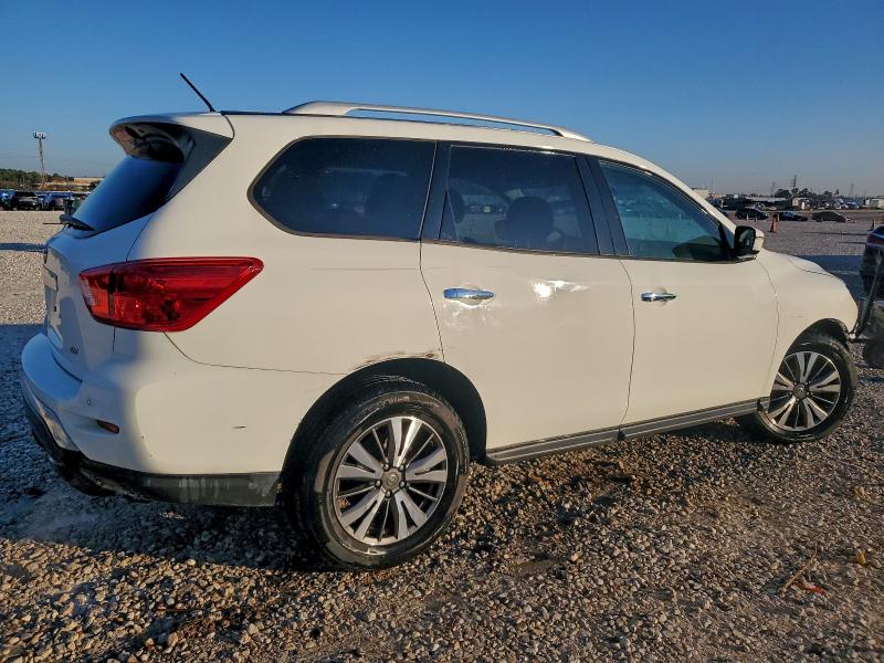 Photo 3 from auction – 2017 NISSAN PATHFINDER with VIN 5N1DR2MN9HC671262