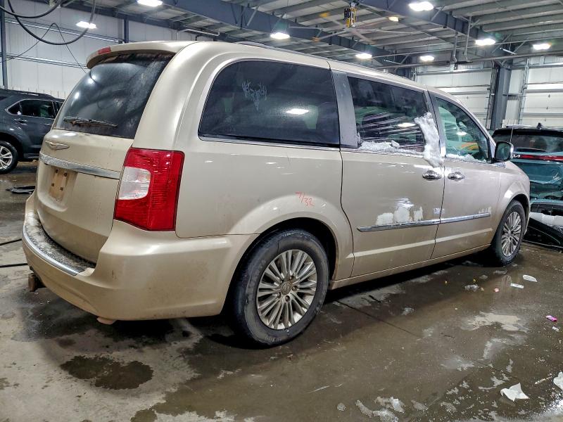 Photo 3 from auction – 2015 CHRYSLER TOWN & COU with VIN 2C4RC1CG1FR572674