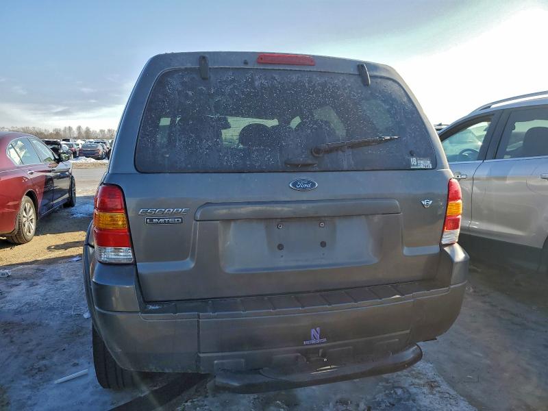 Photo 6 from auction – 2005 FORD ESCAPE LIM with VIN 1FMCU94155KC45330