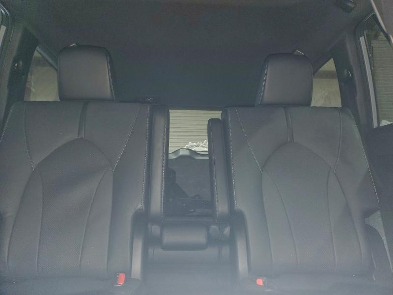 Photo 10 from auction – 2025 TOYOTA GRAND HIGH with VIN 5TDACAB58SS037033