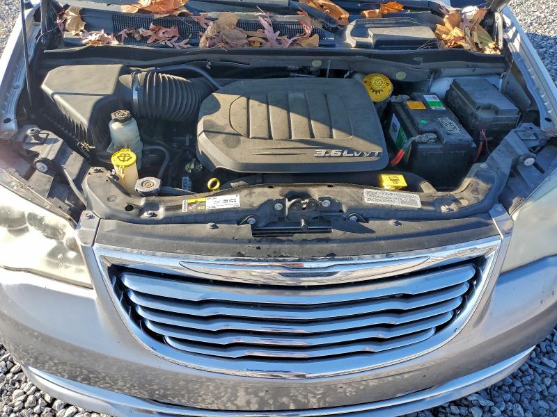 Photo 12 from auction – 2014 CHRYSLER TOWN & COU with VIN 2C4RC1BG0ER373406