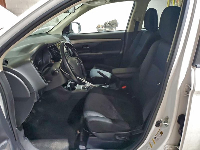Photo 7 from auction – 2014 MITSUBISHI OUTLANDER with VIN JA4AD3A38EZ019184
