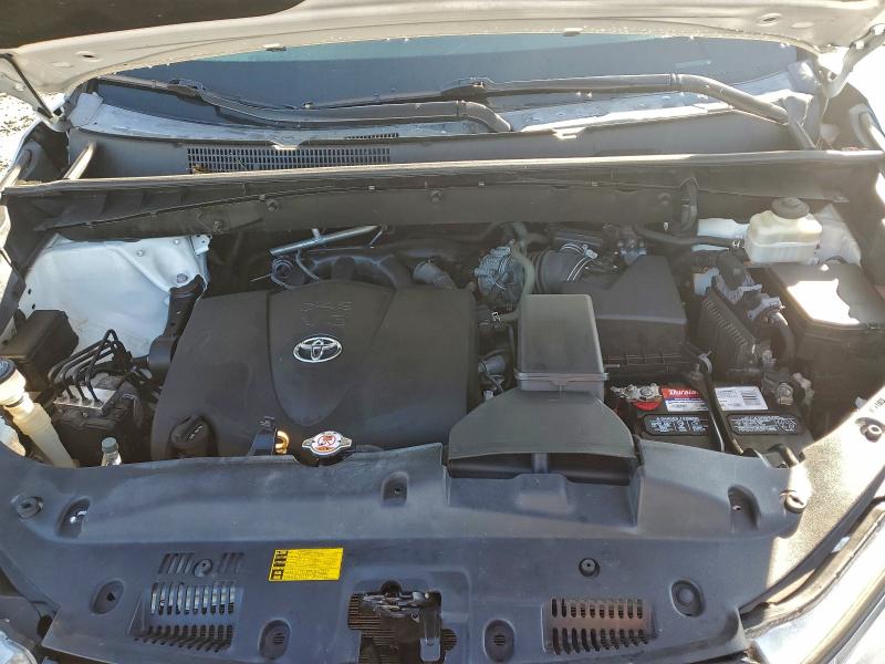 Photo 12 from auction – 2018 TOYOTA HIGHLANDER with VIN 5TDBZRFH4JS848137