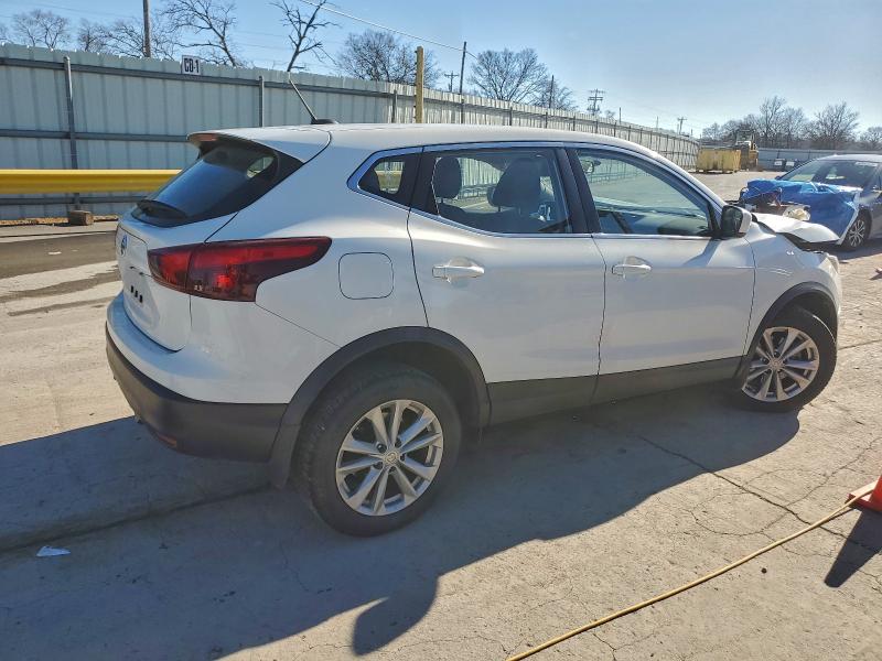 Photo 3 from auction – 2018 NISS ROGUE S with VIN JN1BJ1CP0JW160644