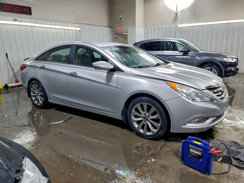 Photo 4 from auction – 2013 HYUNDAI SONATA SE with VIN 5NPEC4AB9DH535793