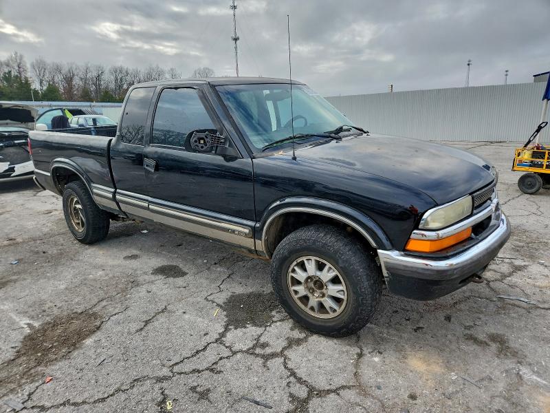Photo 4 from auction – 2001 CHEVROLET S10 with VIN 1GCDT19W41K135350