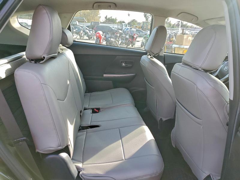 Photo 10 from auction – 2016 TOYOTA PRIUS V with VIN JTDZN3EU5GJ046711