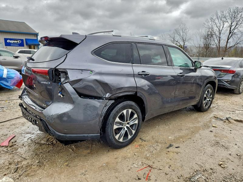 Photo 3 from auction – 2022 TOYOTA HIGHLANDER with VIN 5TDGBRCH7NS549357