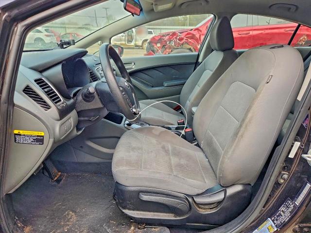 Photo 7 from auction – 2018 KIA FORTE LX with VIN 3KPFK4A70JE219007