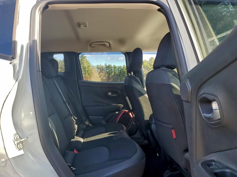 Photo 11 from auction – 2015 JEEP RENEGADE T with VIN ZACCJBCT3FPC19064