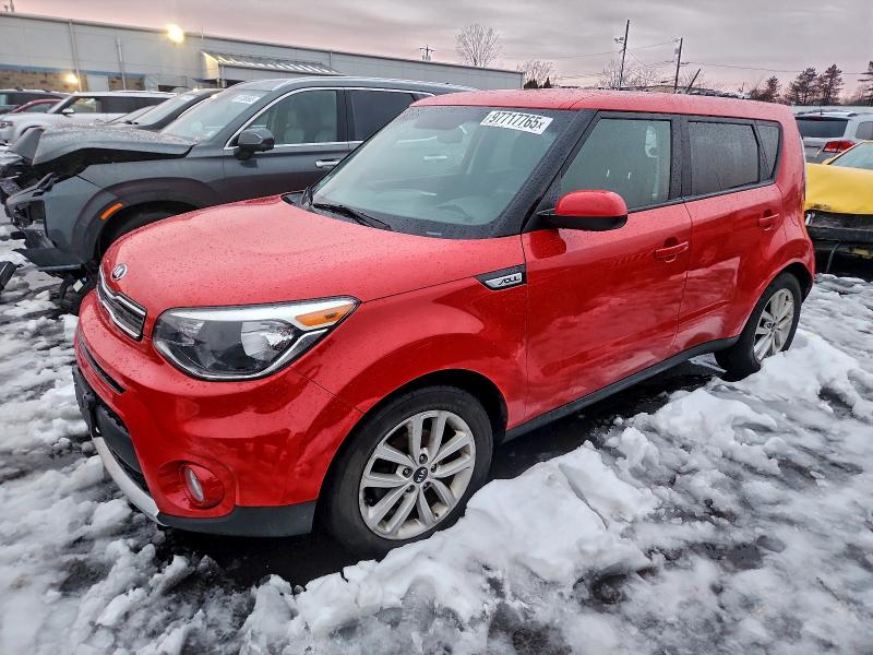 KIA SOUL + 2018 con VIN KNDJP3A55J7579510 - Foto de la subasta