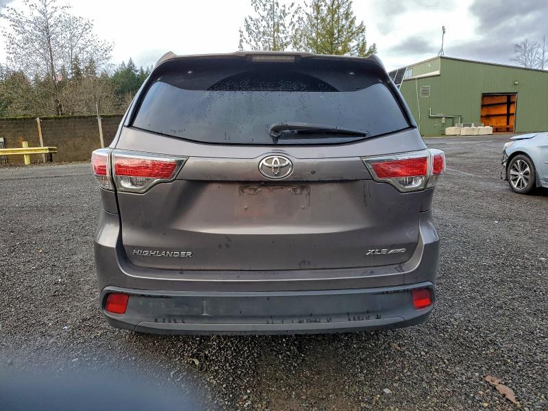 Foto 6 de la subasta – 2015 TOYOTA HIGHLANDER con VIN 5TDJKRFH7FS150886