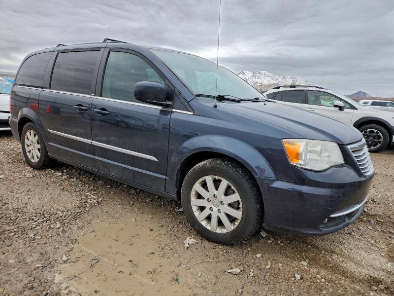 Photo 4 from auction – 2014 CHRYSLER TOWN & COU with VIN 2C4RC1BG8ER272744