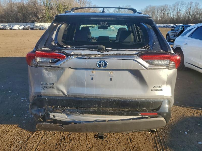 Photo 6 from auction – 2020 TOYOTA RAV4 XSE with VIN JTMEWRFV2LD540443