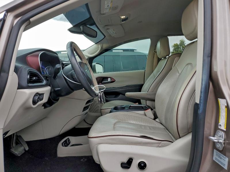 Photo 7 from auction – 2017 CHRYSLER PACIFICA L with VIN 2C4RC1GG6HR653165