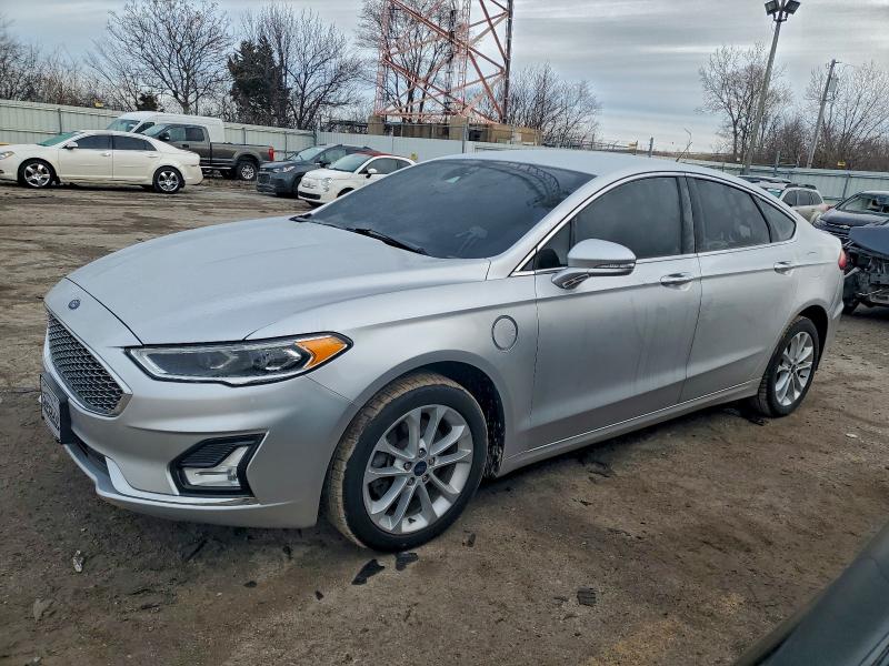 FORD FUSION TIT 2019 with VIN 3FA6P0SU7KR157992 - Photo from auction