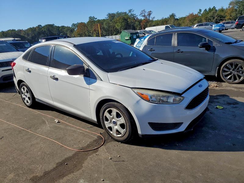 Photo 4 from auction – 2017 FORD FOCUS S with VIN 1FADP3E24HL335481
