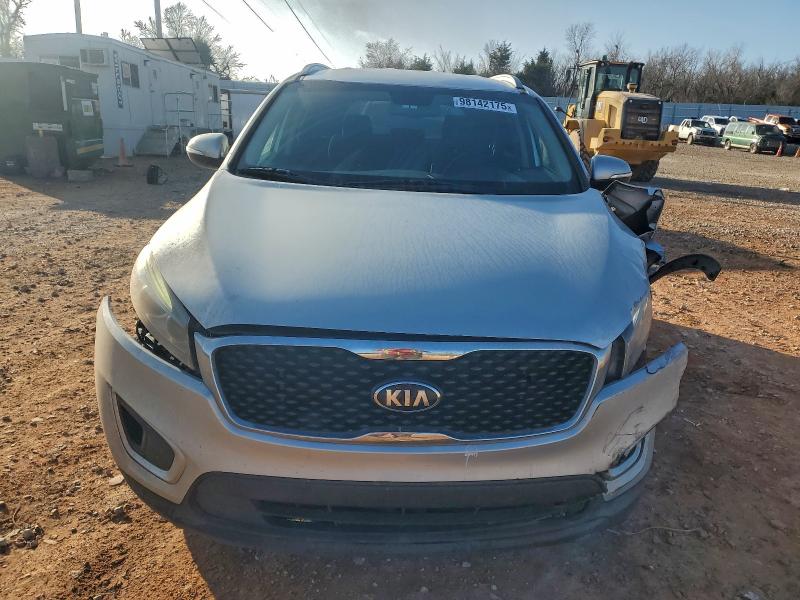 Photo 5 from auction – 2016 KIA SORENTO LX with VIN 5XYPG4A34GG017124