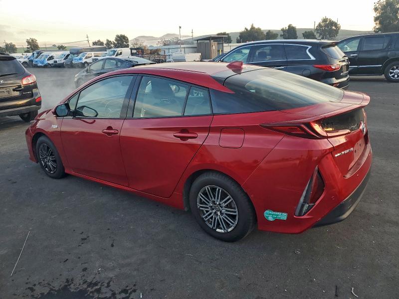 Photo 2 from auction – 2017 TOYOTA PRIUS PRIM with VIN JTDKARFP2H3047541