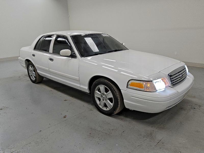 Photo 4 from auction – 2011 FORD CROWN VICT with VIN 2FABP7EV8BX127137
