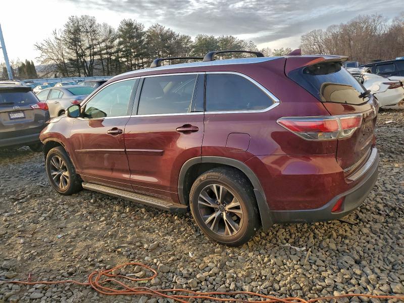 Photo 2 from auction – 2016 TOYOTA HIGHLANDER with VIN 5TDJKRFH5GS316775