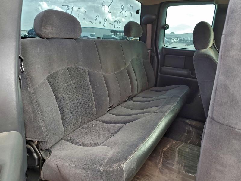 Photo 10 from auction – 2002 CHEVROLET SILVERADO with VIN 2GCEC19V221220488