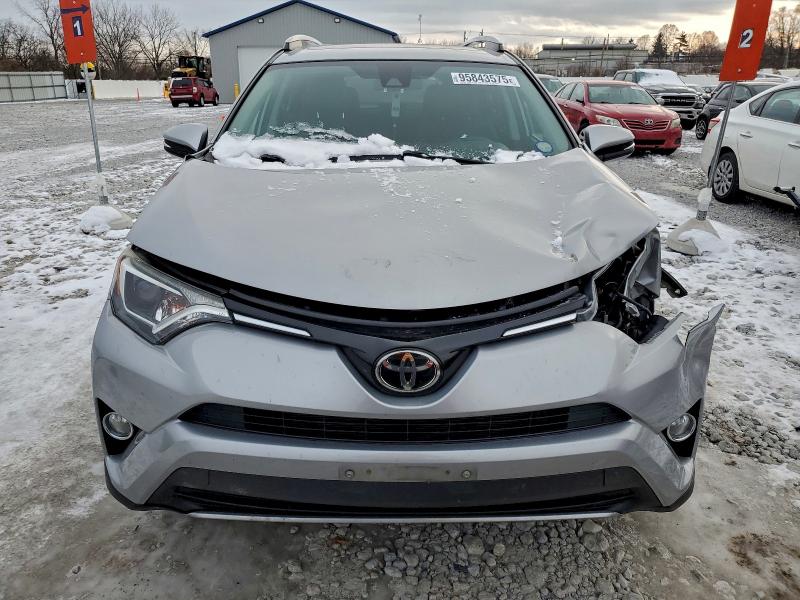 Photo 5 from auction – 2018 TOYOTA RAV4 ADVEN with VIN 2T3RFREV3JW697658