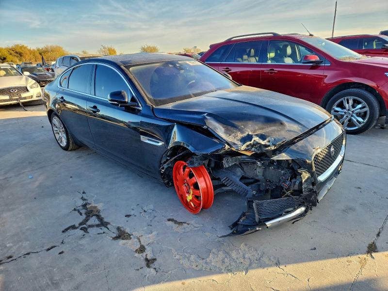 Photo 4 from auction – 2016 JAGUAR XF PREMIUM with VIN SAJBD4BV2GCY06123