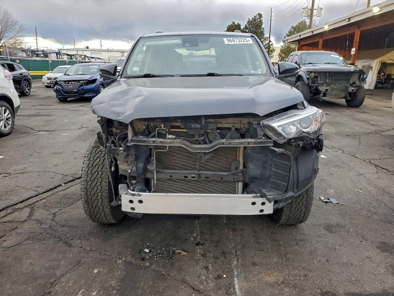 Photo 5 from auction – 2021 TOYOTA 4RUNNER SR with VIN JTENU5JR2M5932175