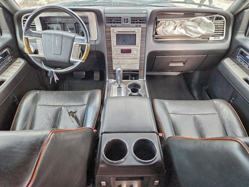 Zdjęcie 8 z aukcji – 2009 LINCOLN NAVIGATOR z VIN 5LMFU28519EJ02149