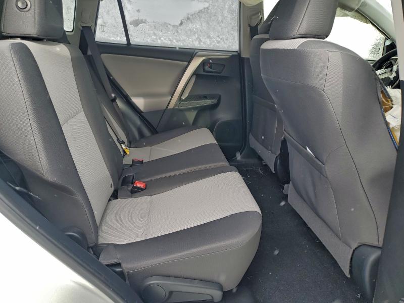 Photo 10 from auction – 2015 TOYOTA RAV4 LE with VIN JTMBFREV3FJ045985