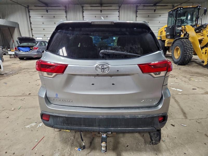 Photo 6 from auction – 2017 TOYOTA HIGHLANDER with VIN 5TDJZRFH8HS507538