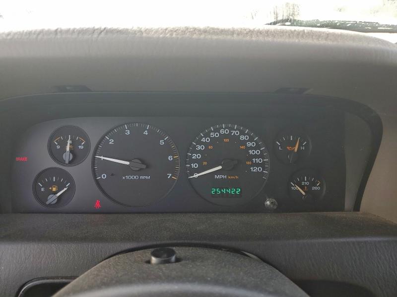 Photo 9 from auction – 2002 JEEP GRAND CHER with VIN 1J4GX38S52C229254