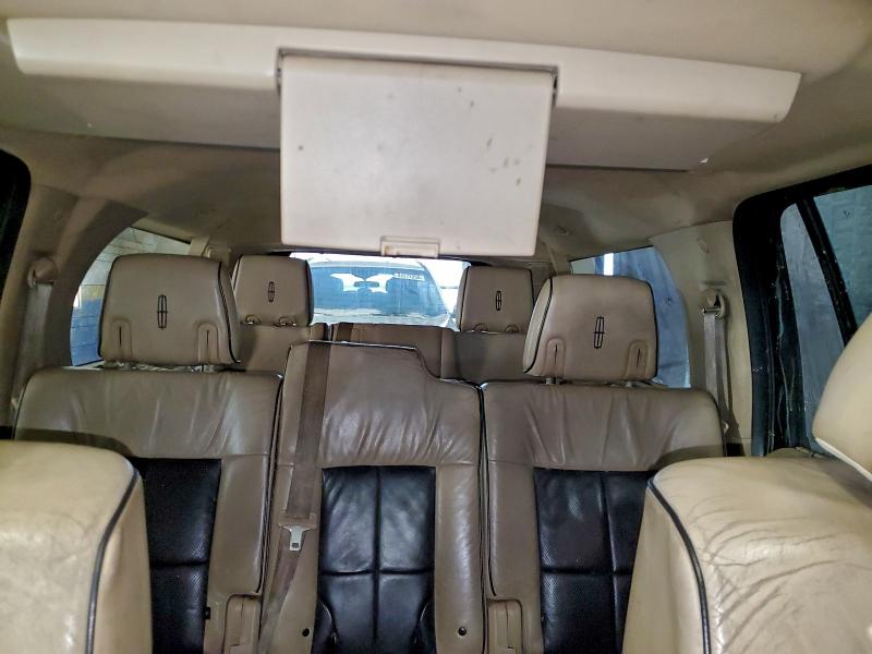 Photo 10 from auction – 2010 LINCOLN NAVIGATOR with VIN 5LMJJ3J58AEJ06528