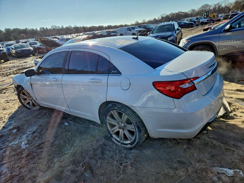 Photo 2 from auction – 2011 CHRYSLER 200 with VIN 1C3BC1FG8BN615710