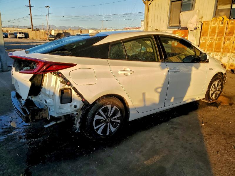 Photo 3 from auction – 2017 TOYOTA PRIUS PRIM with VIN JTDKARFP5H3053494