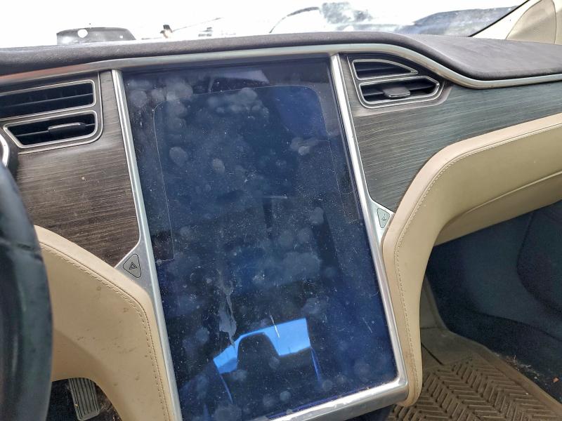 Photo 9 from auction – 2015 TESLA MODEL S with VIN 5YJSA1E26FF106310