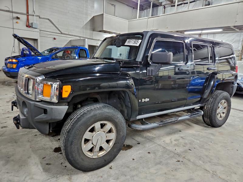 HUMMER H3 2006 with VIN 5GTDN136X68113692 - Photo from auction
