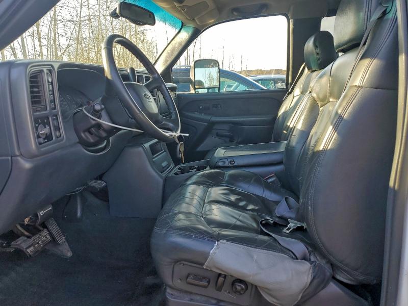 Photo 7 from auction – 2000 CHEVROLET SILVERADO with VIN 2GCEK19T5Y1105328