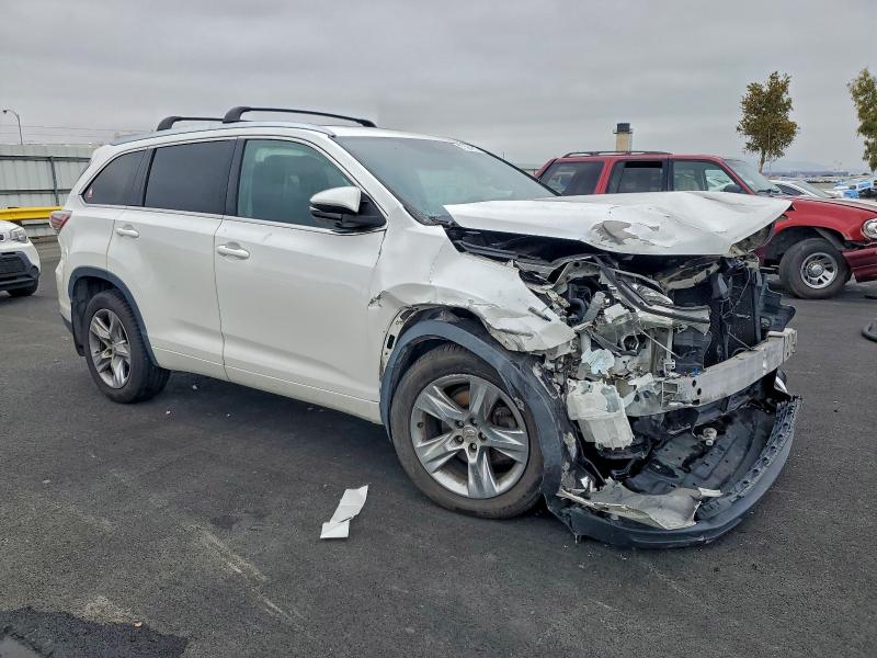 Photo 4 from auction – 2015 TOYOTA HIGHLANDER with VIN 5TDDKRFH6FS195802
