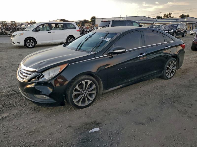 HYUNDAI SONATA SE 2014 with VIN 5NPEC4AC1EH926883 - Photo from auction