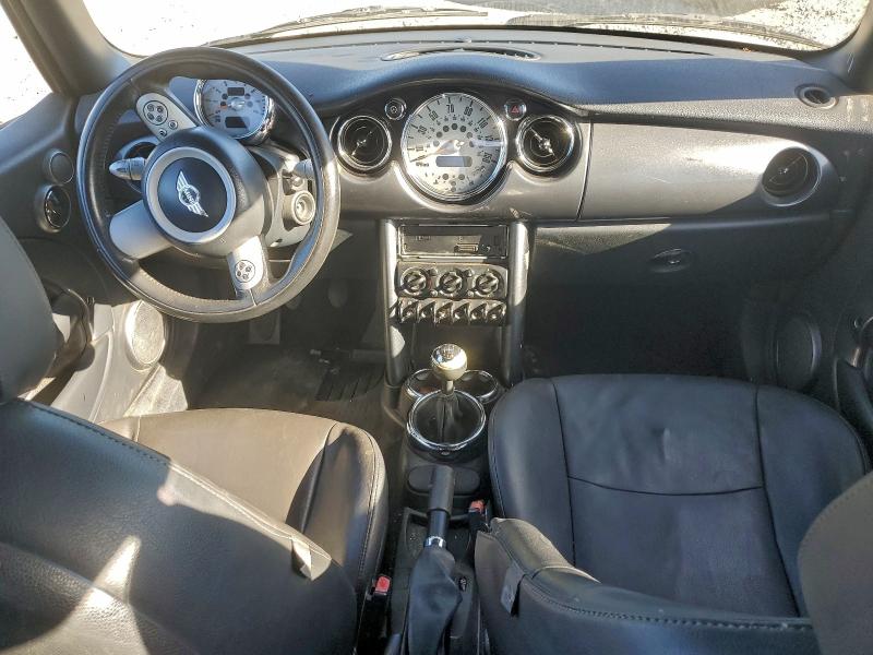 Photo 8 from auction – 2006 MINI COOPER with VIN WMWRF33586TF65344