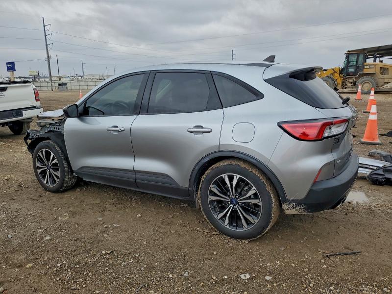 Photo 2 from auction – 2022 FORD ESCAPE SE with VIN 1FMCU0G68NUB62367