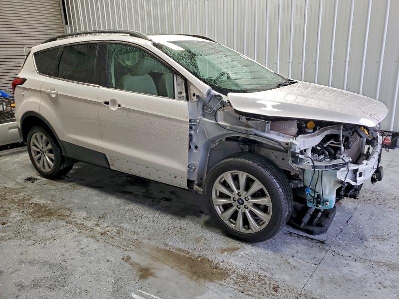 Photo 4 from auction – 2019 FORD ESCAPE SEL with VIN 1FMCU0HD6KUA88343