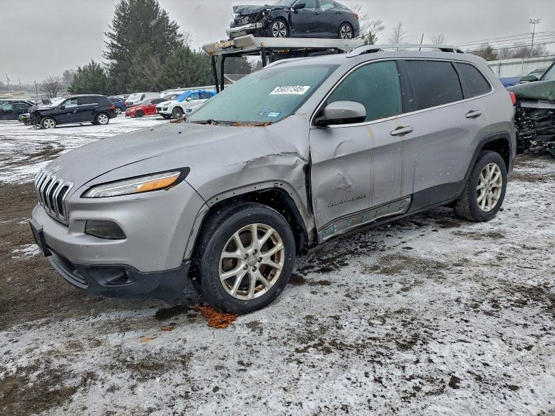 JEEP CHEROKEE L 2016 with VIN 1C4PJLCB0GW355767 - Photo from auction