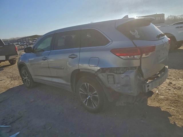 Photo 2 from auction – 2018 TOYOTA HIGHLANDER with VIN 5TDBZRFH0JS840228