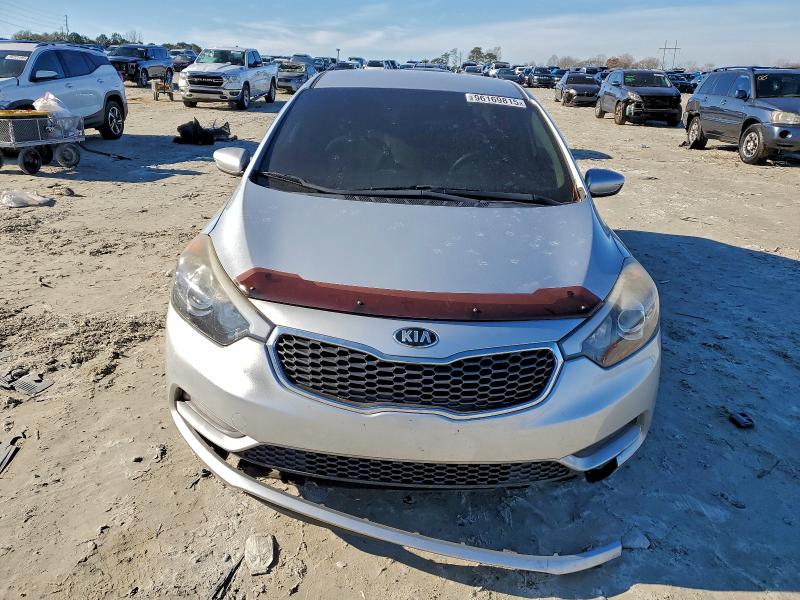 Photo 5 from auction – 2016 KIA FORTE LX with VIN KNAFK4A64G5520307