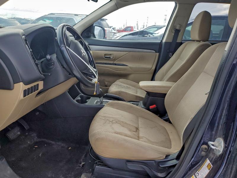 Photo 7 from auction – 2016 MITSUBISHI OUTLANDER with VIN JA4AD3A38GZ006048