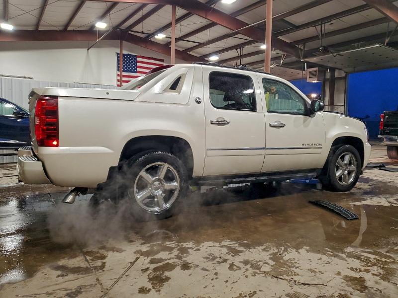 Photo 3 from auction – 2013 CHEVROLET AVALANCHE with VIN 3GNTKGE76DG232410