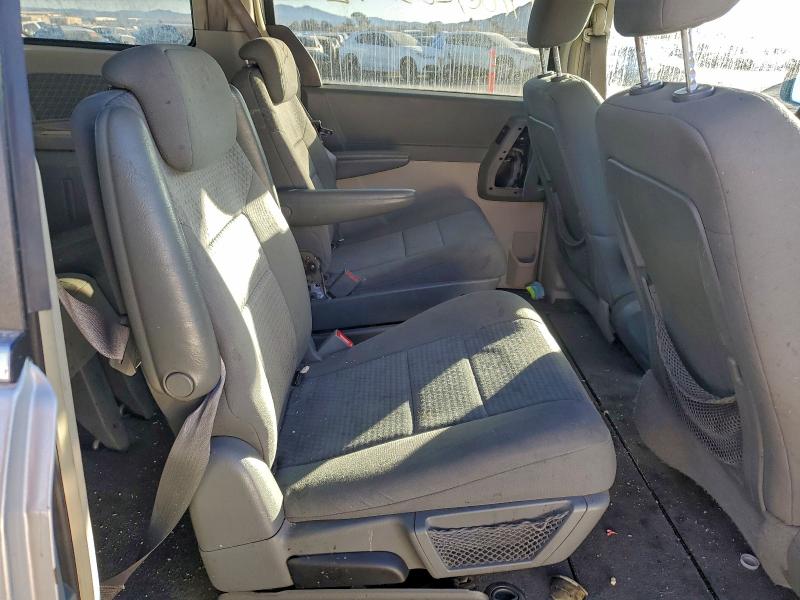 Photo 11 from auction – 2010 CHRYSLER TOWN & COU with VIN 2A4RR5D16AR249272